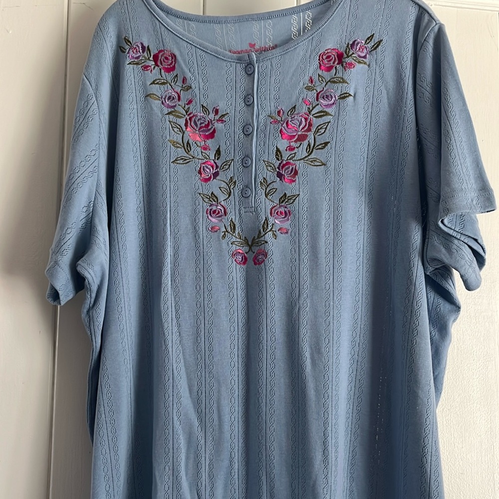 Women’s floral embroidered henley style top size 1X